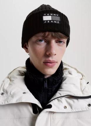 Нова зимова шапка tommy hilfiger (tommy black hat) з америками3 фото