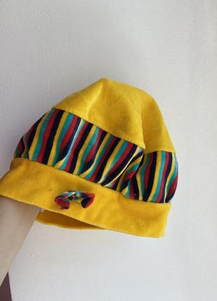 Жовта шапочка бере на дівчинку 5-7 років 1+1=3💝