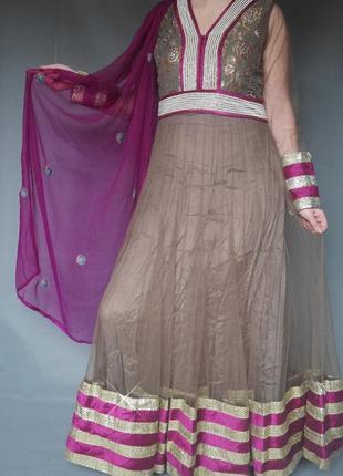 Индийское восточное платье, анаркали, сари.