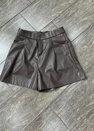 Шкіряні шорти zara