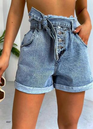 Джинсовые шорты