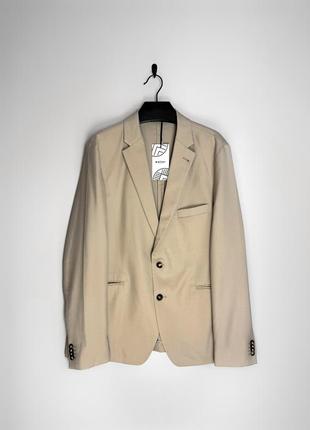 Isaac dewhirst классический пиджак, в оттенках бежевого, без лишних деталей.