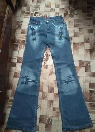 Джинсы клёш