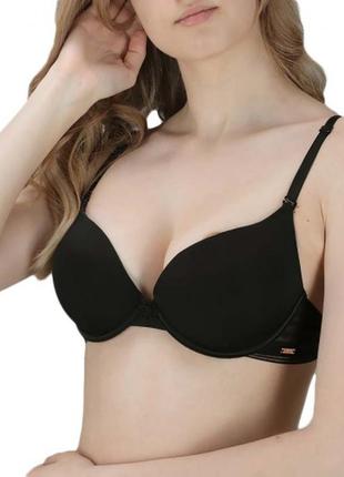 Гладкий бюстгальтер на поролоні