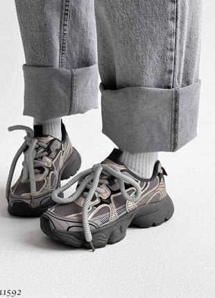 Идеальная пара кроссовок для тебя
цвет: серый + золотой
экокожа + обувной текстиль3 фото