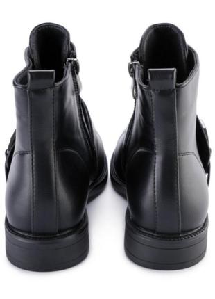 Стильные черные осенние деми ботинки низкий ход короткие с ремешком5 фото
