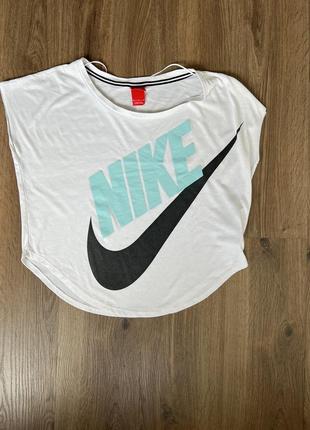 Спортивная футболка nike белая размер m свободного кроя10 фото