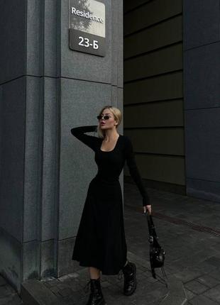Силуэтное черное платье миди с шнуровкой на талии трикотаж мустанг рубчик xs s m l 42 44 462 фото