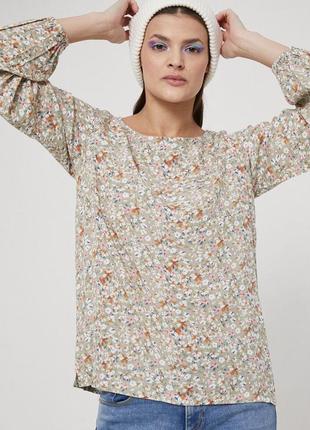 Нежная цветочная блуза