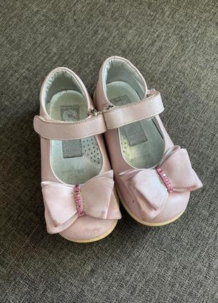Кожаные туфельки для маленькой принцессы1 фото