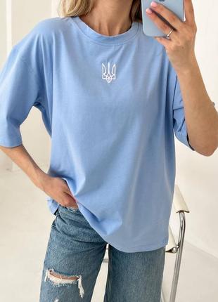 Патриотическая голубая футболка оверсайз с гербом xs s m l 42 44 46