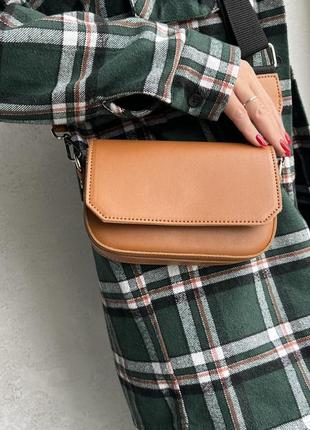 Женская маленькая сумка кросс-боди с длинным ремешком4 фото