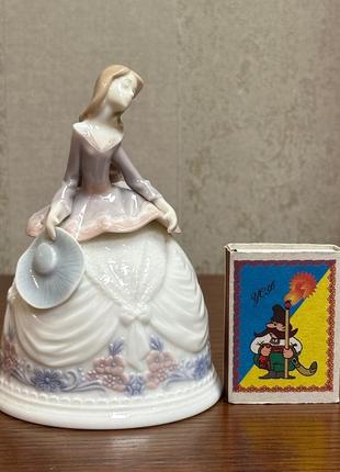 Фарфоровая статуэтка-колокольчик lladro «звуки осени».7 фото