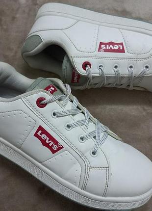 Кроссовки мокасины жен.38р.levis вьетнам