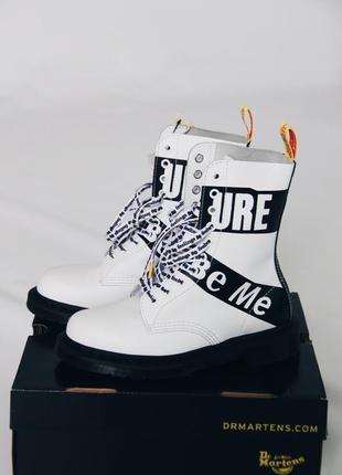 Dr. martens 1490 sex pistols white/black backhand