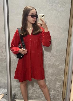 Красное платье до колена1 фото