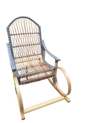 Кресло качалка плетеная серая с ротангом1 фото