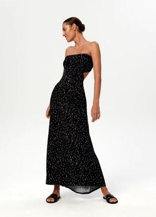 Крутое качественное черное платье макси с белым принтом платья мидакси вырезы открытые плечи вискоза3 фото