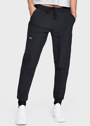 Женские черные спортивные штаны ua armour Curry woven pant