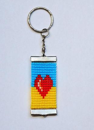 Брелок сердце, фон желто-голубой (сердце, фон флаг украины, бисер стекло)