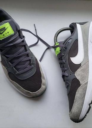 Весняні оригінальні кросівки 
nike air