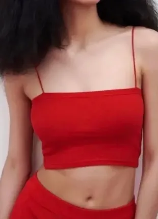 Базовый красный топ в рубчик zara / красный кроп-топ на тонких бретелях / майка zara