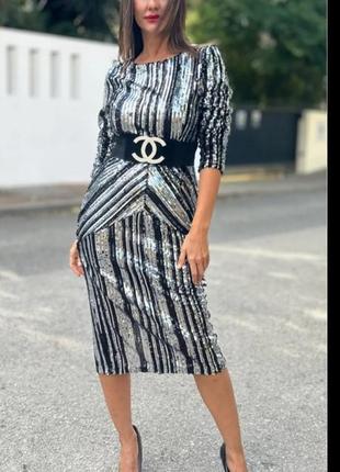 Шикарное платье миди декорироное пайетками
