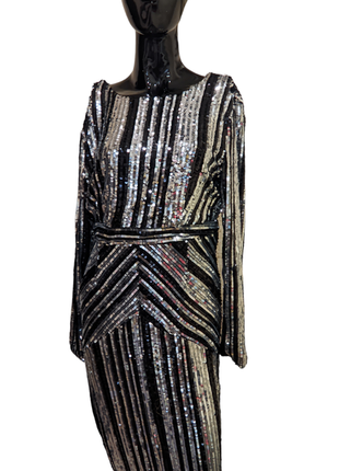 Шикарное платье миди декорироное пайетками