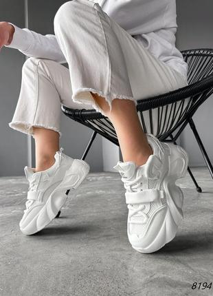 Белые женские кроссовки9 фото