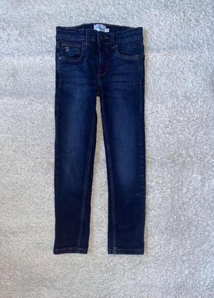 Темно синие зауженные джинсы на 8-9 лет в идеальном состоянии farah