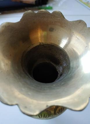 Ваза бронзовая с чеканкой привезена из италии