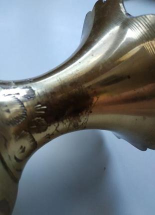 Ваза бронзовая с чеканкой привезена из италии