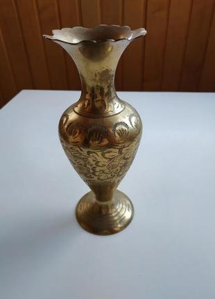 Ваза бронзовая с чеканкой привезена из италии