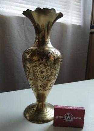 Ваза бронзовая с чеканкой привезена из италии