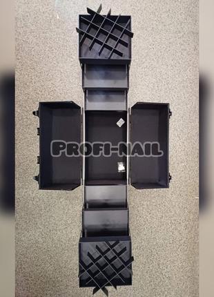 Б'юті кейс алюмінієва валіза з ключем три висувні полиці відсіки для гель-лаків4 фото