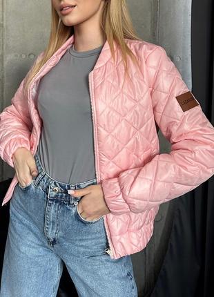 Женская весенняя куртка - бомбер нежно розового цвета4 фото