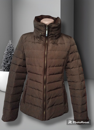 Женская теплая куртка на весну коричневого цвета стеганая брендовая новая размера м недорогой esprit