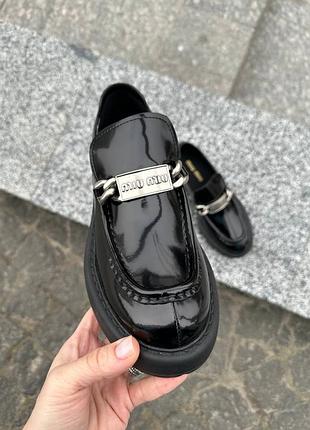 Женские лоферы miu miu