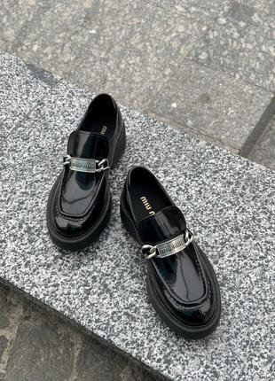 Женские лоферы miu miu