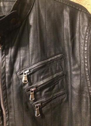 Jeneric jeans куртка с вышивкой байкерская чёрная7 фото