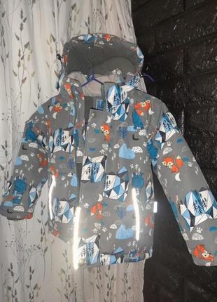 Теплая зимняя куртка со светоотражающими элементами и капюшоном2 фото