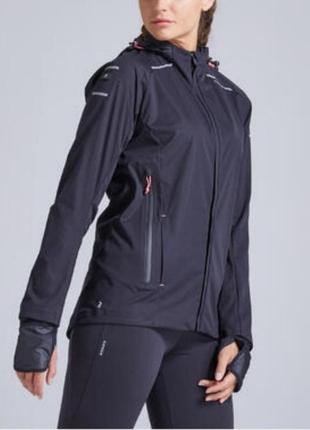 Мембранна куртка для бігу kiprun warm regul з вставками softshell спортивна вітровка