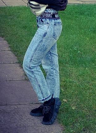 Фирменные стильные джинсы 44-46 размер. длина 102см, бедра 
 55см, талия 35-40см