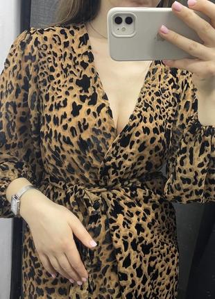 Мини платье с леопардовым принтом5 фото
