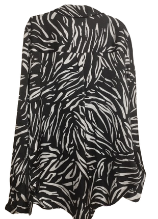 Атласная блуза с принтом зебры2 фото