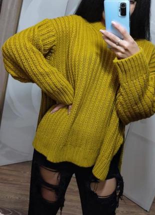 Стильный свитер оверсайс