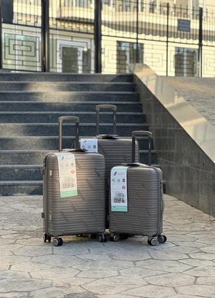 Полипропилен horoso средний чемодан дорожный m на колесах 4 колеса 75 литров1 фото