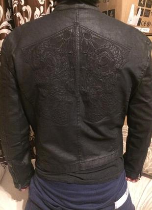 Jeneric jeans куртка с вышивкой байкерская чёрная3 фото