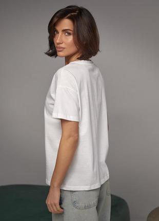 Женская футболка украшена сердцем из бисера и страз4 фото
