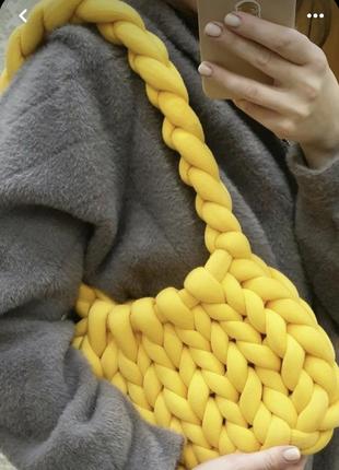 Сумочка-маршмеллоу, плетеная сумка-зефирка из толстой пряжи5 фото